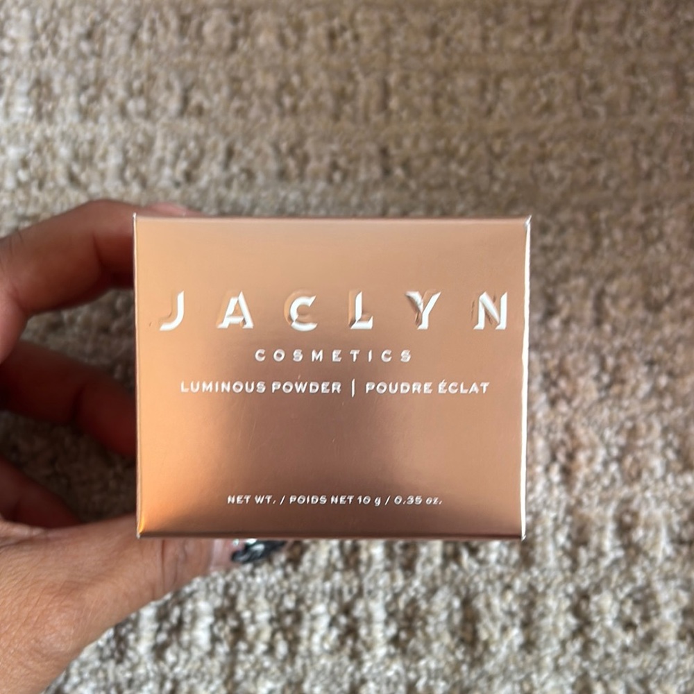 Jaclyn Cosmetics Luminous Powder